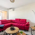 Le Phenicia By Interhome