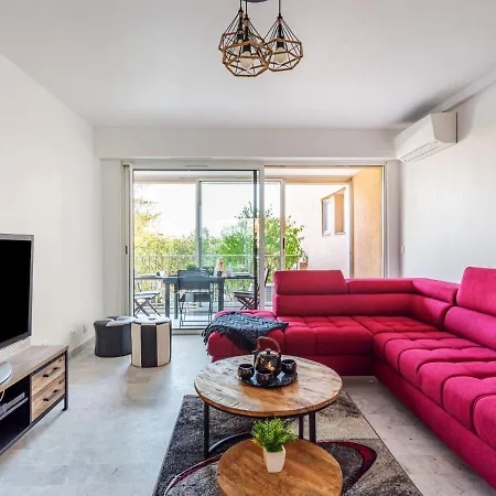 Le Phenicia By Interhome סאן-לורן-דו-ואר